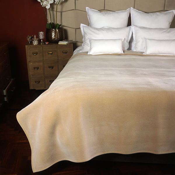 Frazada Fibra De Espuma Aislante Antialérgica Premium / Beige Arlin