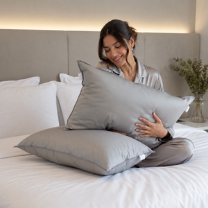 Arlin White Snowflake Pillow 70 x 50 cm