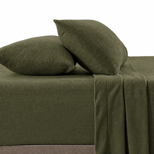Juego de sábanas ARLIN de polar color verde militar, 230gr, incluye sábanas y fundas de almohada suaves y cálidas.